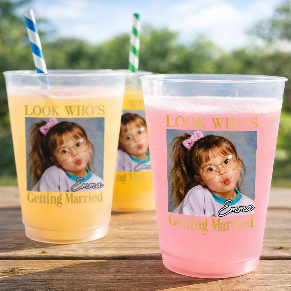 Custom Photo Look Who's Getting Married Vintage - Personalized Frosted Cups