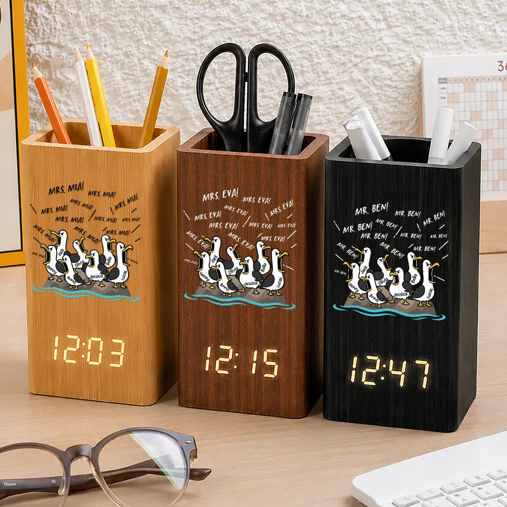 Funny Screaming Seagull - Personalized Pen Holder With Clock